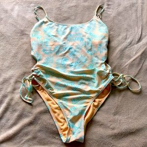 One piece bathing suit